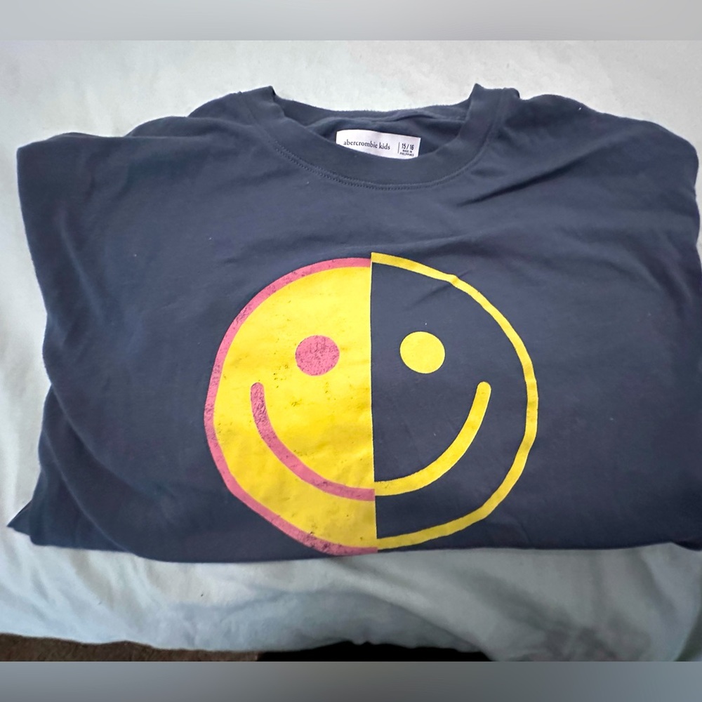 Abercrombie and fitch smiley, long sleeve shirt